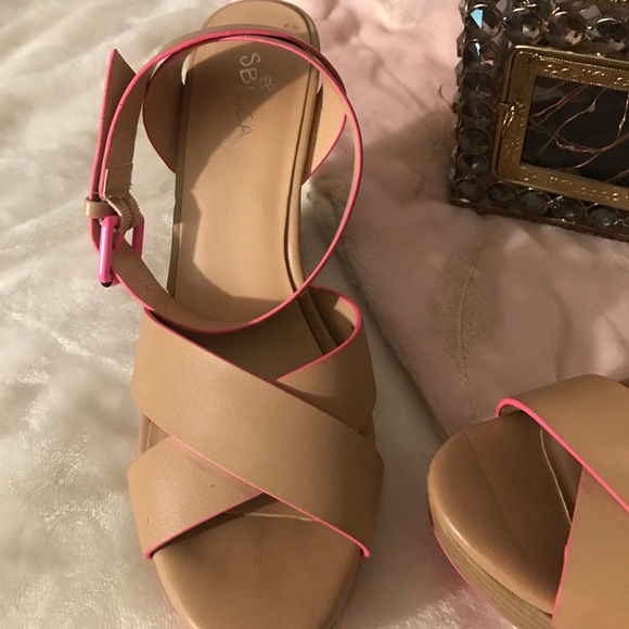 Beautiful wedges shoes! - Picture 2 of 4